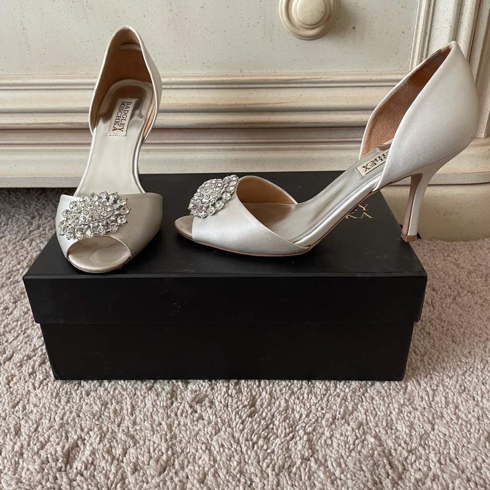 Badgley Mischka Lacie Bridal Shoe Size 7